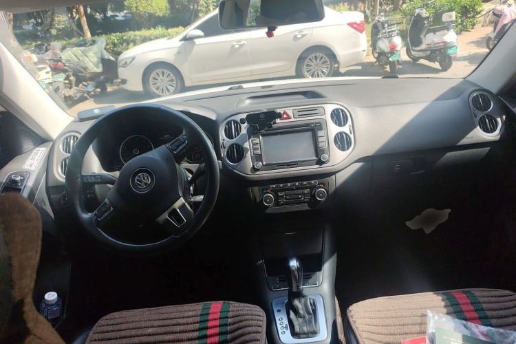 Used Volkswagen Tiguan 2012 1.8TSI Automatic All-Wheel Drive Elite Edition Center Console