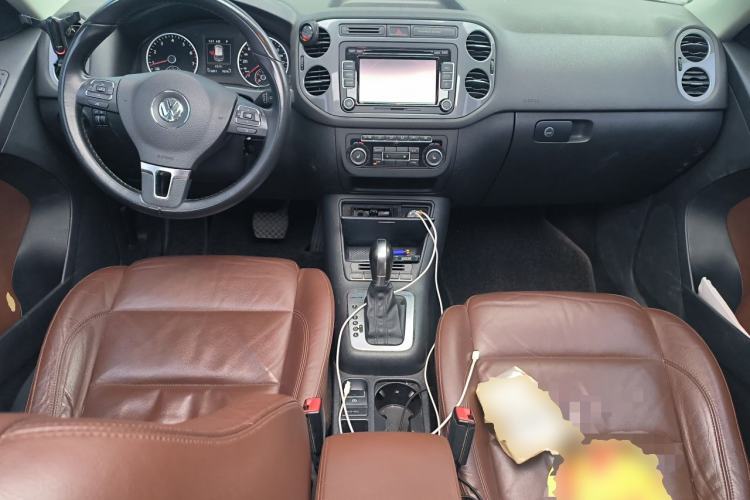 Used Volkswagen Tiguan 2012 2.0 TSI Comfort Edition Center Console
