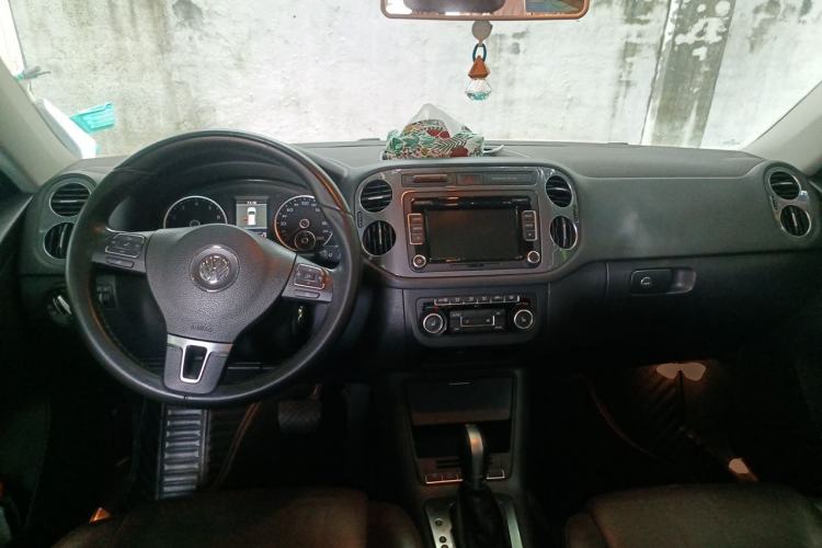 Used Volkswagen Tiguan 2012 2.0 TSI Comfort Edition Center Console