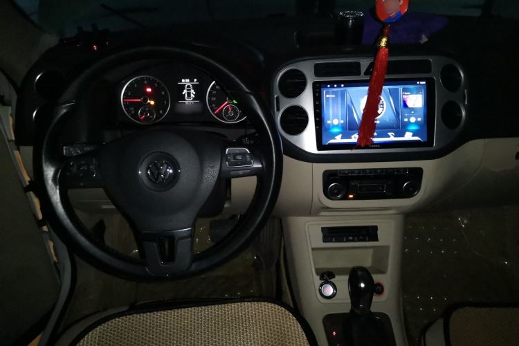 Used Volkswagen Tiguan 2012 2.0 TSI Automatic All-Wheel Drive Flagship Edition Center Console