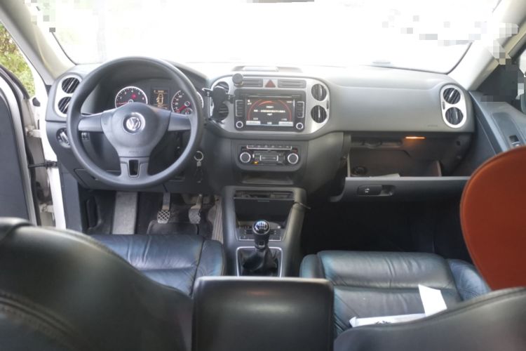 Used Volkswagen Tiguan 2012 1.8TSI Manual Two-Wheel Drive Enjoyment Edition Center Console