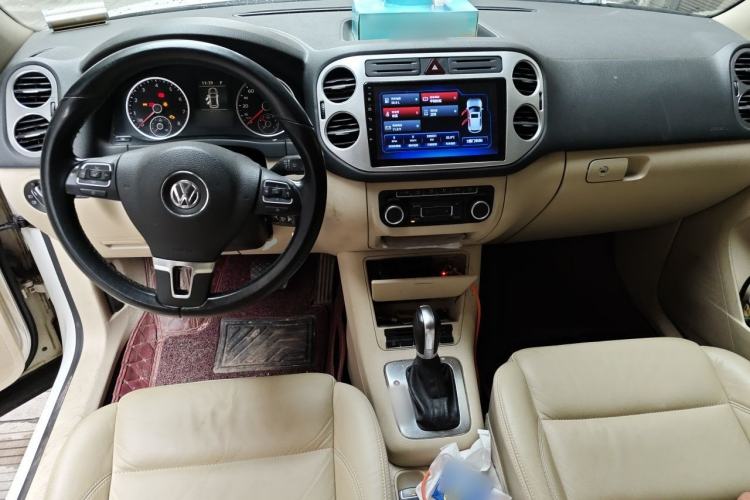 Used Volkswagen Tiguan 2012 1.8TSI Automatic Two-Wheel Drive Trend Edition Center Console