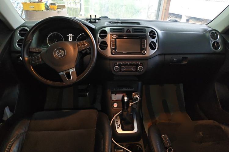 Used Volkswagen Tiguan 2012 2.0 TSI Automatic All-Wheel Drive Flagship Edition Center Console