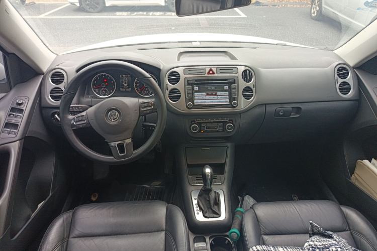 Used Volkswagen Tiguan 2012 1.8TSI Automatic Two-Wheel Drive Elite Edition Center Console