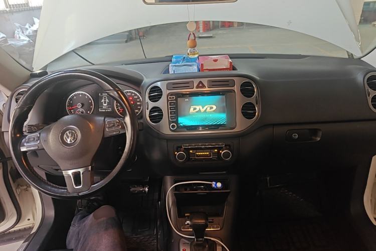Used Volkswagen Tiguan 2012 2.0 TSI Automatic All-Wheel Drive Elite Edition Center Console