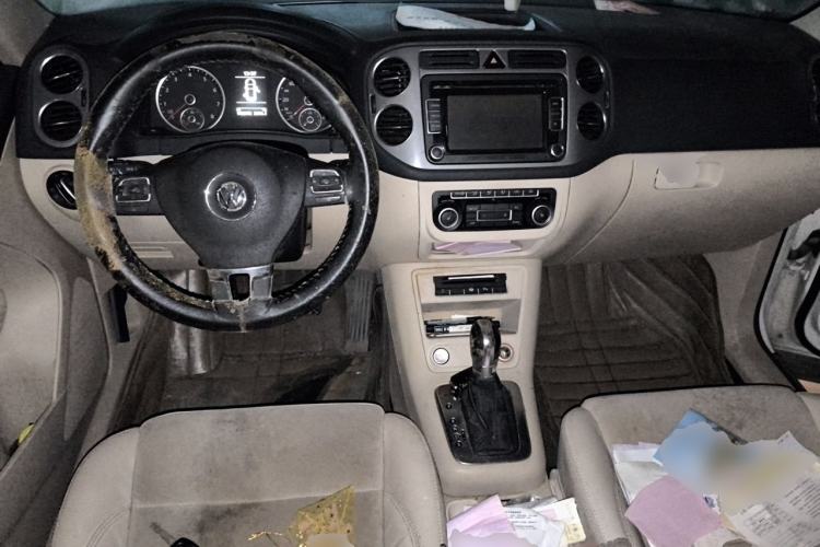 Used Volkswagen Tiguan 2012 2.0 TSI Automatic All-Wheel Drive Flagship Edition Center Console