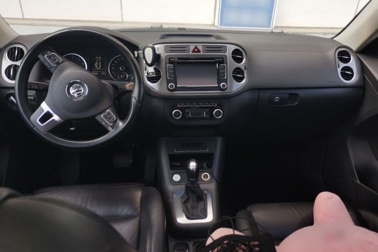 Used Volkswagen Tiguan 2012 2.0 TSI Automatic All-Wheel Drive Elite Edition Center Console