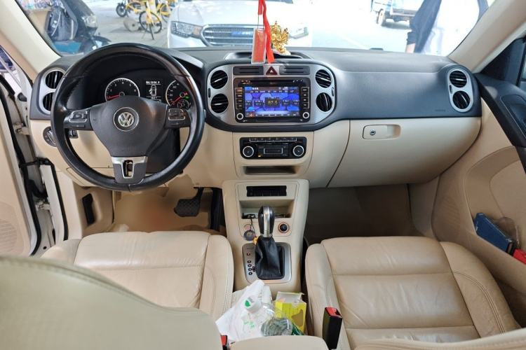 Used Volkswagen Tiguan 2012 2.0 TSI Automatic All-Wheel Drive Elite Edition Center Console