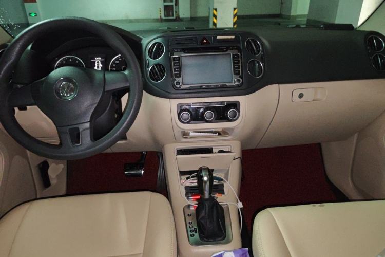 Used Volkswagen Tiguan 2012 1.8TSI Automatic Two-Wheel Drive Urban Edition Center Console