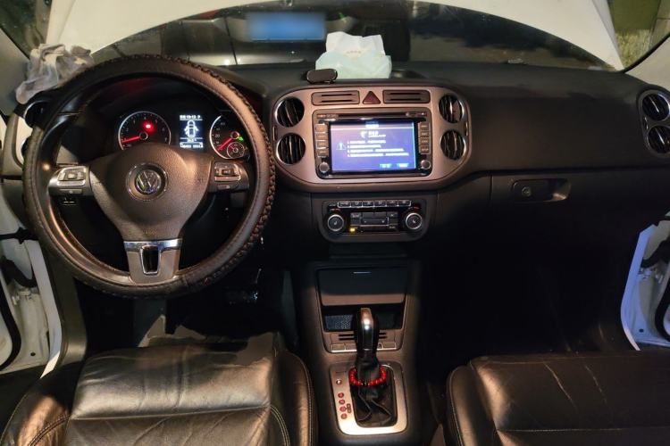 Used Volkswagen Tiguan 2012 1.8TSI Automatic All-Wheel Drive Elite Edition Center Console