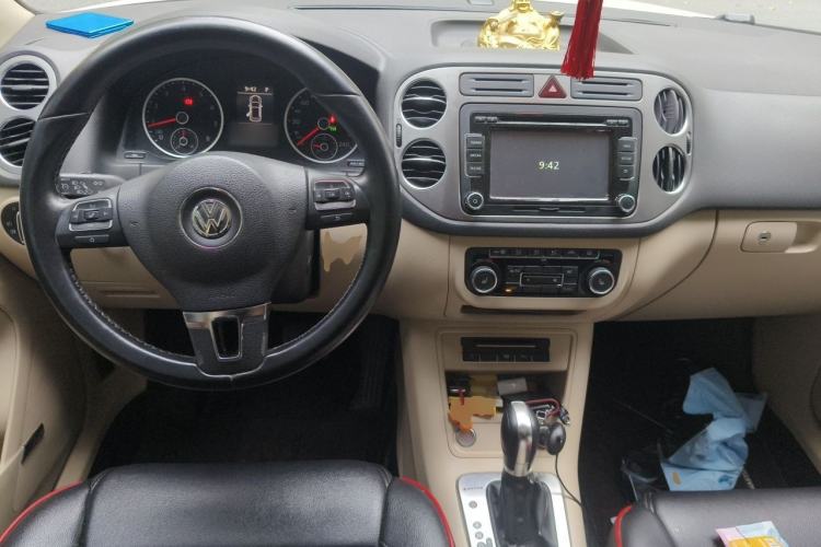 Used Volkswagen Tiguan 2012 2.0 TSI Automatic All-Wheel Drive Flagship Edition Center Console