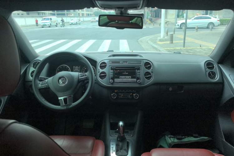 Used Volkswagen Tiguan 2012 2.0 TSI Luxury Edition Center Console