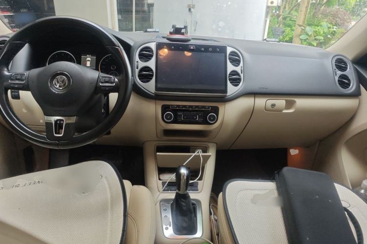 Used Volkswagen Tiguan 2012 2.0 TSI Comfort Edition Center Console