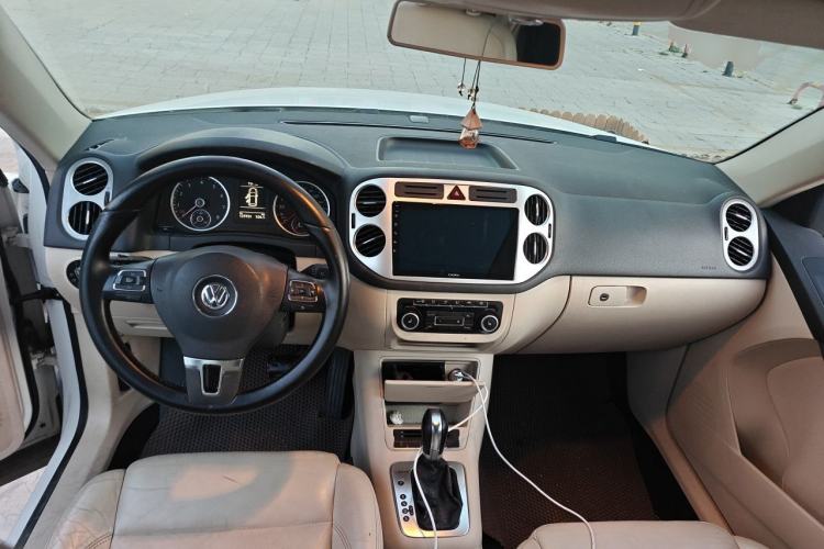 Used Volkswagen Tiguan 2012 1.8TSI Automatic All-Wheel Drive Elite Edition Center Console