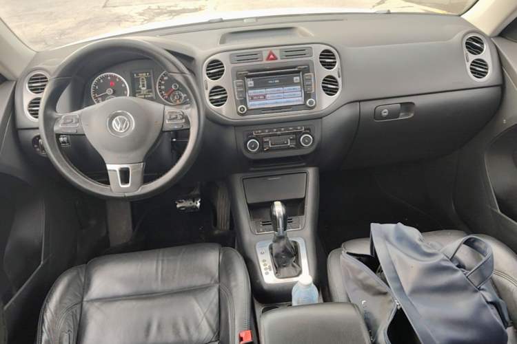 Used Volkswagen Tiguan 2012 1.8TSI Automatic All-Wheel Drive Elite Edition Center Console