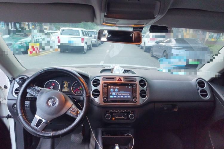Used Volkswagen Tiguan 2012 1.8TSI Automatic Two-Wheel Drive Trend Edition Center Console