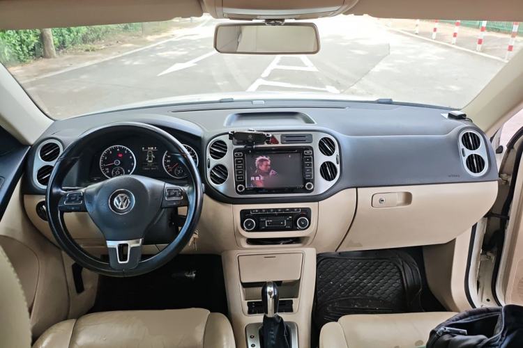 Used Volkswagen Tiguan 2012 1.8TSI Automatic Two-Wheel Drive Elite Edition Center Console