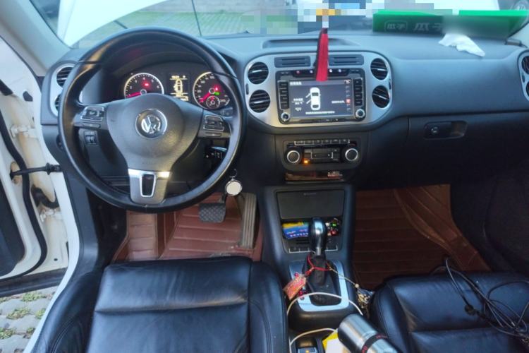 Used Volkswagen Tiguan 2012 1.8TSI Automatic Two-Wheel Drive Trend Edition Center Console