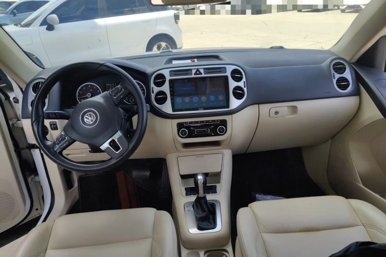 Used Volkswagen Tiguan 2012 1.8TSI Automatic All-Wheel Drive Elite Edition Center Console