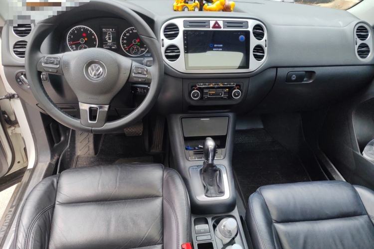 Used Volkswagen Tiguan 2012 1.8TSI Automatic All-Wheel Drive Elite Edition Center Console