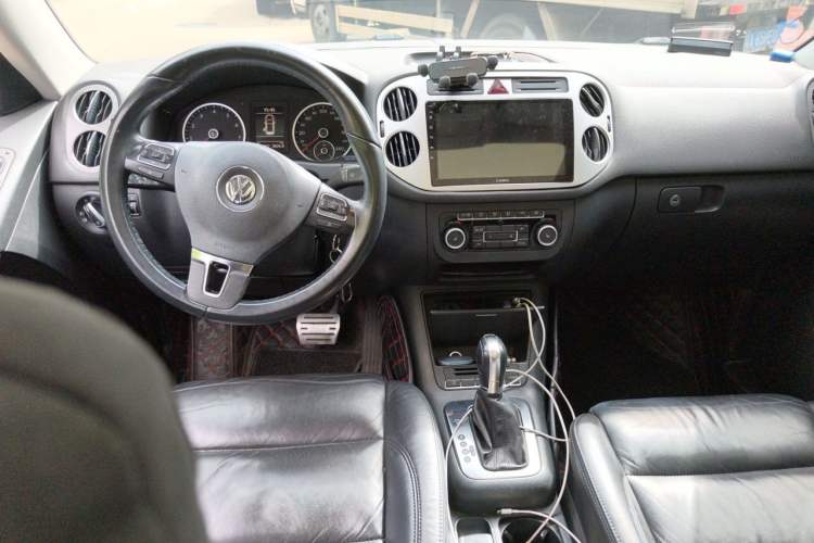 Used Volkswagen Tiguan 2012 1.8TSI Automatic Two-Wheel Drive Elite Edition Center Console