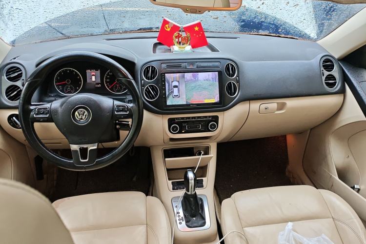 Used Volkswagen Tiguan 2012 2.0 TSI Comfort Edition Center Console