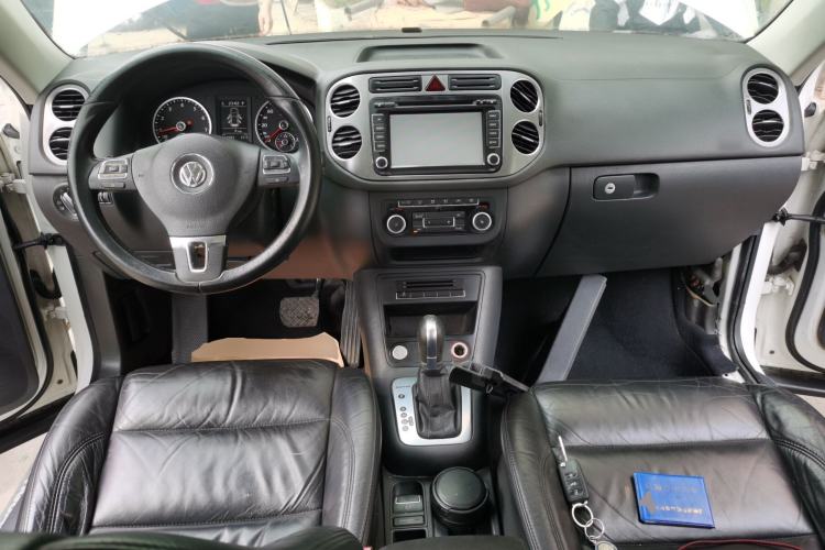 Used Volkswagen Tiguan 2012 2.0 TSI Automatic All-Wheel Drive Elite Edition Center Console