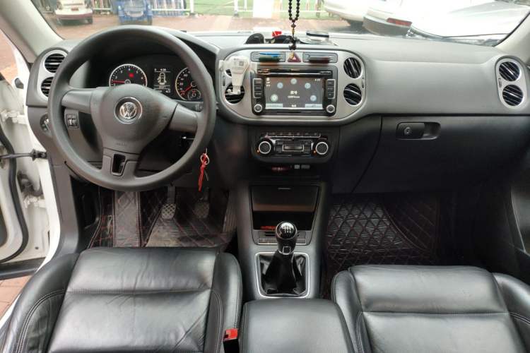 Used Volkswagen Tiguan 2012 1.8TSI Manual Two-Wheel Drive Enjoyment Edition Center Console