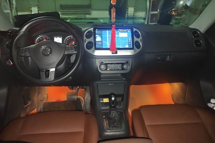 Used Volkswagen Tiguan 2012 2.0 TSI Comfort Edition Center Console