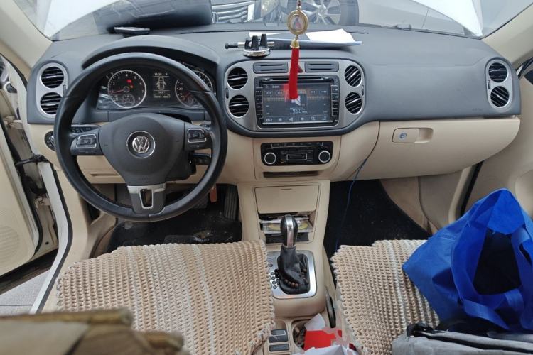 Used Volkswagen Tiguan 2012 1.8TSI Automatic All-Wheel Drive Fashion Edition Center Console