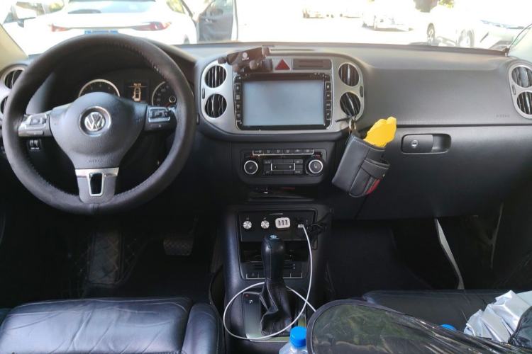 Used Volkswagen Tiguan 2012 1.8TSI Automatic All-Wheel Drive Elite Edition Center Console