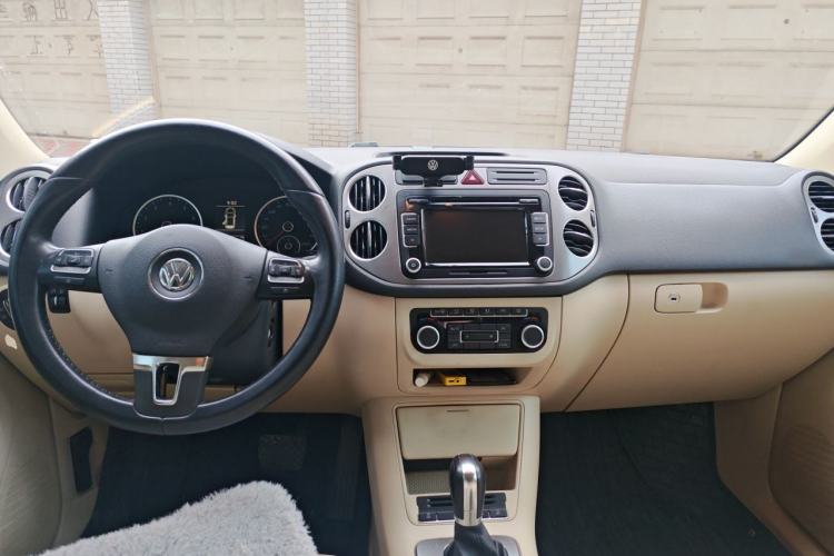 Used Volkswagen Tiguan 2012 1.8TSI Automatic Two-Wheel Drive Trend Edition Center Console