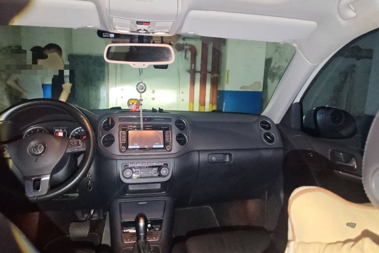Used Volkswagen Tiguan 2012 2.0 TSI Comfort Edition Center Console