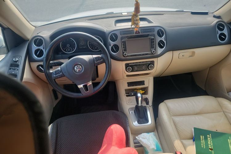 Used Volkswagen Tiguan 2012 2.0 TSI Automatic All-Wheel Drive Elite Edition Center Console