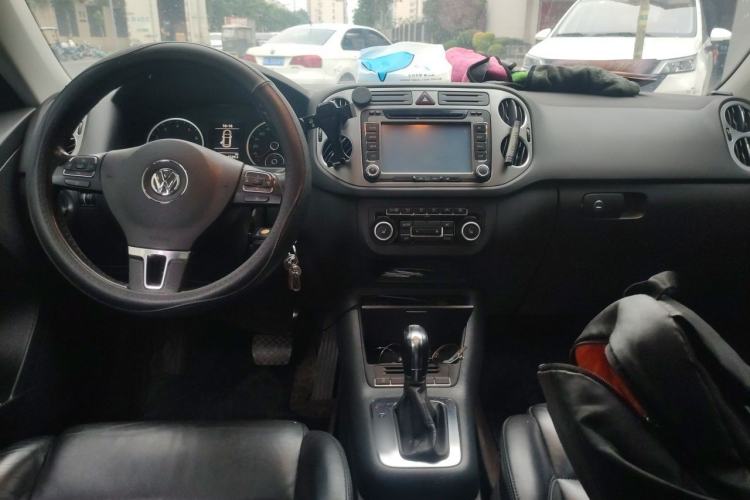 Used Volkswagen Tiguan 2012 1.8TSI Automatic All-Wheel Drive Elite Edition Center Console