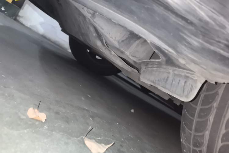 Used Volkswagen Tiguan 2012 1.8TSI Automatic Two-Wheel Drive Zhaoshi Edition Chassis Front Left