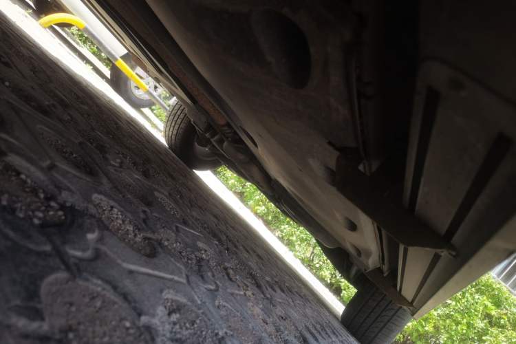 Used Volkswagen Tiguan 2012 1.8TSI Automatic Two-Wheel Drive Zhaoshi Edition Chassis Front Left