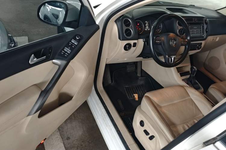 Used Volkswagen Tiguan 2012 1.8TSI Automatic All-Wheel Drive Elite Edition Driver Seat