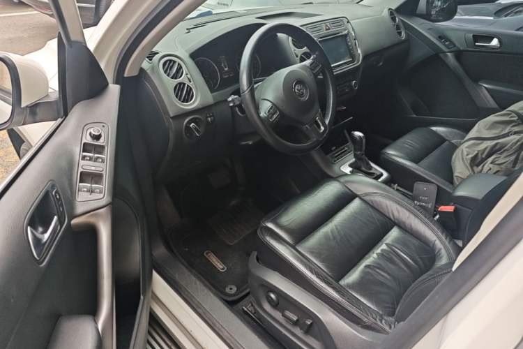 Used Volkswagen Tiguan 2012 1.8TSI Automatic All-Wheel Drive Elite Edition Driver Seat