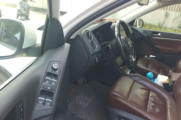 Used Volkswagen Tiguan 2012 2.0 TSI Comfort Edition Driver Seat