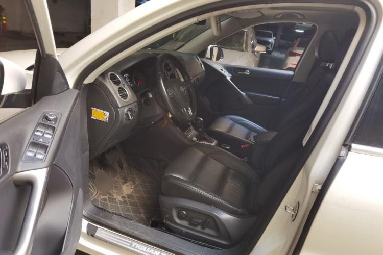 Used Volkswagen Tiguan 2012 1.8TSI Automatic All-Wheel Drive Elite Edition Driver Seat