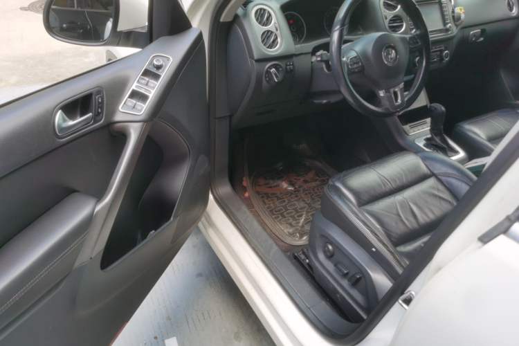 Used Volkswagen Tiguan 2012 1.8TSI Automatic All-Wheel Drive Elite Edition Driver Seat