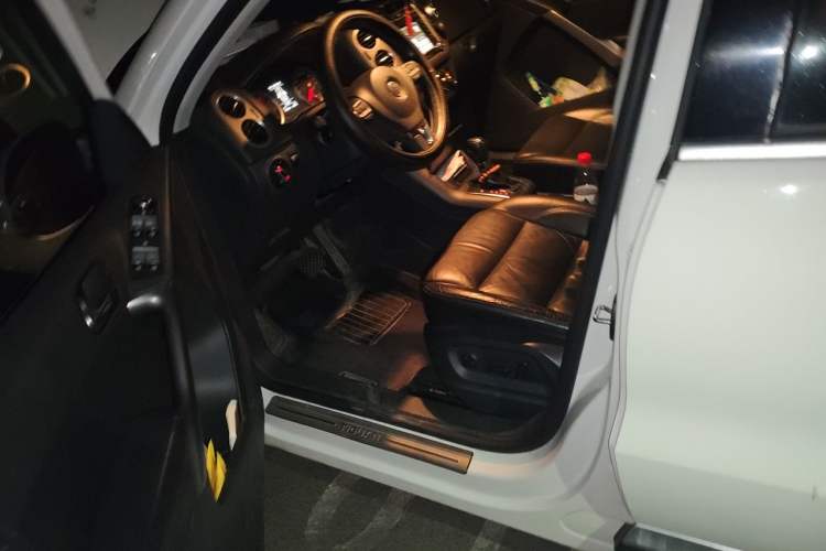 Used Volkswagen Tiguan 2012 1.8TSI Automatic Two-Wheel Drive Elite Edition Driver Seat
