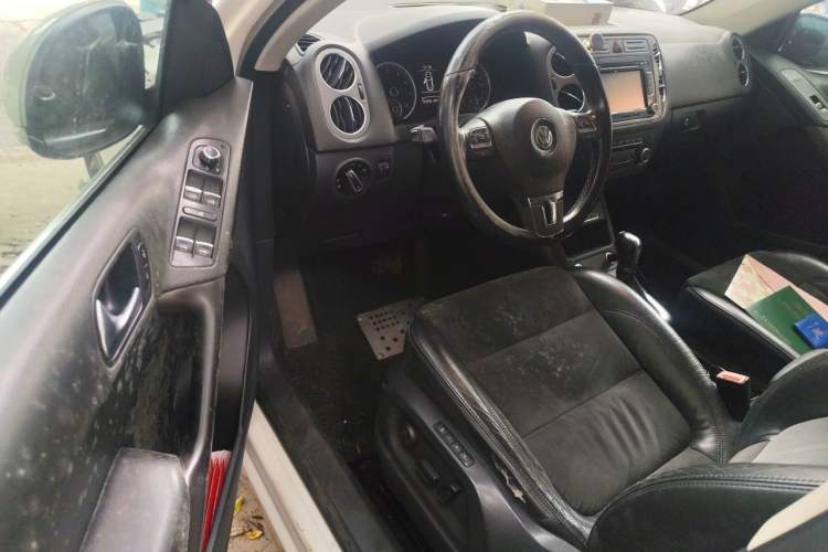 Used Volkswagen Tiguan 2012 2.0 TSI Automatic All-Wheel Drive Flagship Edition Driver Seat
