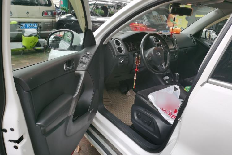 Used Volkswagen Tiguan 2012 2.0 TSI Automatic All-Wheel Drive Flagship Edition Driver Seat