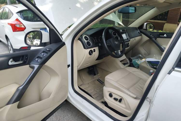 Used Volkswagen Tiguan 2012 1.8TSI Automatic All-Wheel Drive Elite Edition Driver Seat