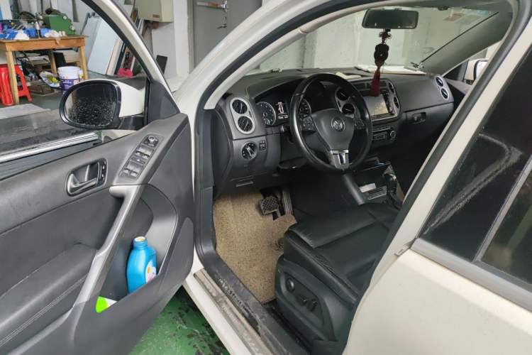 Used Volkswagen Tiguan 2012 1.8TSI Automatic All-Wheel Drive Elite Edition Driver Seat