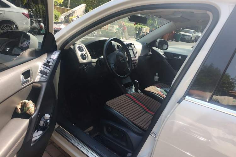 Used Volkswagen Tiguan 2012 1.8TSI Automatic All-Wheel Drive Elite Edition Driver Seat