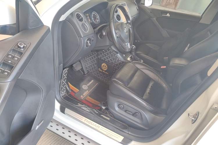 Used Volkswagen Tiguan 2012 1.8TSI Automatic All-Wheel Drive Elite Edition Driver Seat