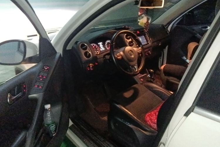 Used Volkswagen Tiguan 2012 2.0 TSI Automatic All-Wheel Drive Flagship Edition Driver Seat